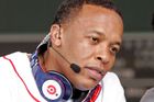 3. Dr. Dre – Dalším, kdo těžil z prodeje společnosti se sluchátky Beats, byl průkopník gangsta rapu Dr. Dre, který vlastnil 25 procent akcií. Jeho roční příjem zvýšil prodej firmy v přepočtu na 12 miliard korun.