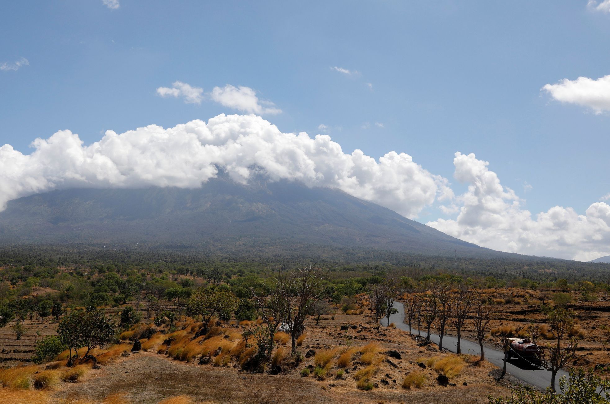 Sopka Agung na Bali se probouzí.