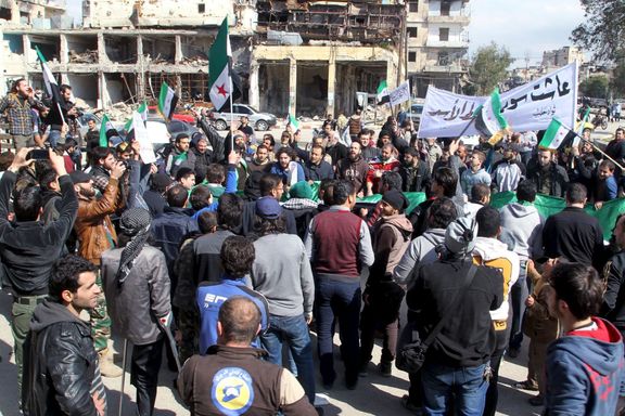 Páteční protest v syrském Aleppu.