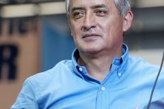 Guatemalský exprezident Pérez byl obviněn z korupce. Za státní peníze kupoval luxusní auta i domy