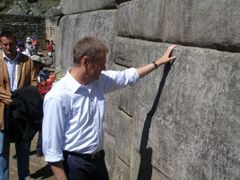 Při pobytu v Peru minulý týden navštívil polský premiér Donald Tusk slavné zříceniny Machu Picchu.