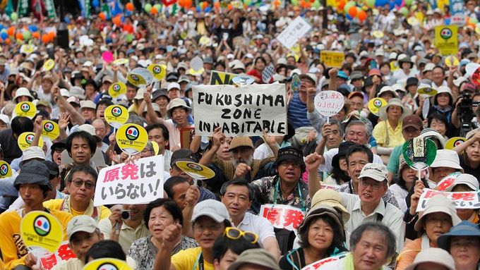 Japonci protestují proti dalšímu využití jádra
