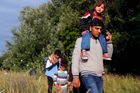 Maďarská armáda začala stavět plot proti uprchlíkům