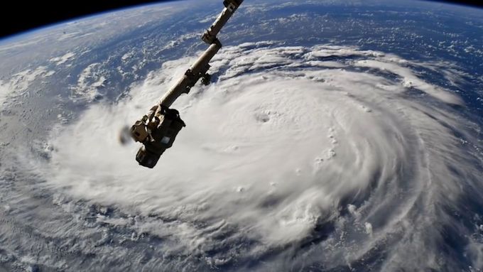 Podívejte se na dramatické záběry hurikánu Florence z Mezinárodní vesmírné stanice.