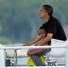 Barack Obama dcera Sasha loď 2010
