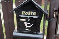 Česká pošta nám zadržuje zásilky, stěžují si konkurenti