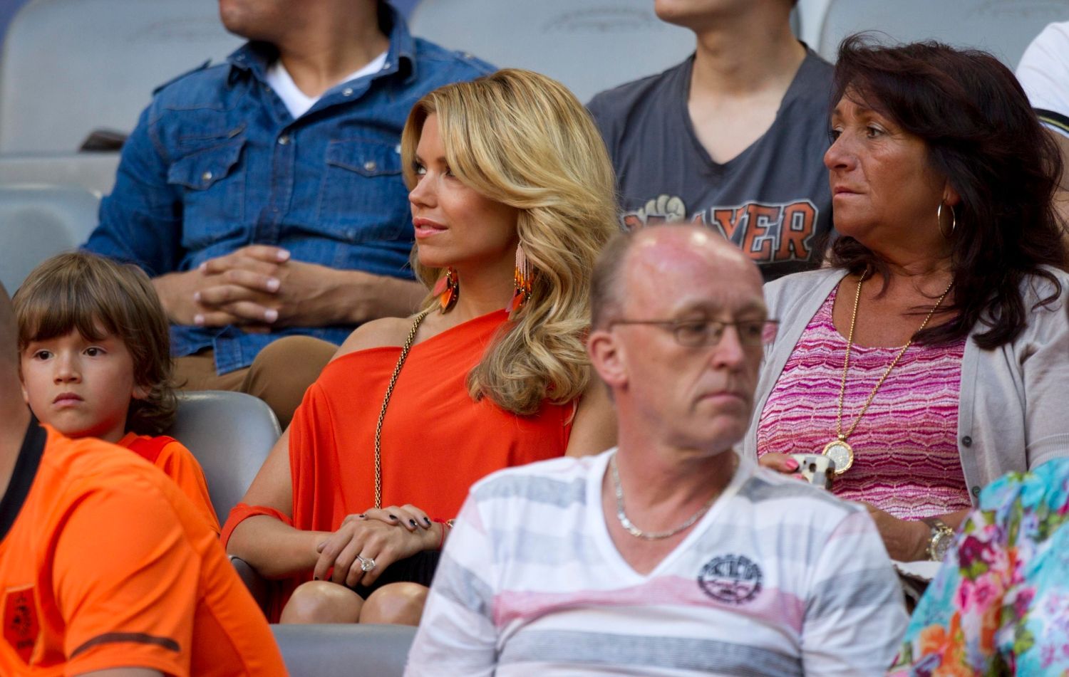 Manželka Rafaela van der Vaarta, Sylvie sleduje utkání Nizozemska na Euru 2012