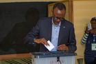 Rwandský prezident Kagame dostal 98,75 procent hlasů. Zemi vládne již od roku 2000