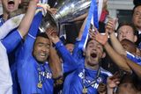 Fotbalisté Chelsea slaví zisk premiérového titulu v Lize mistrů.
