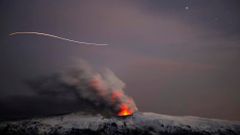 Sopka na Islandu stále ovlivňuje dopravu v Evropě