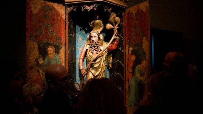 Foto: Karlova římská koruna či roucha. Výstava o Otci vlasti ve Valdštejnské jízdárně je unikátní