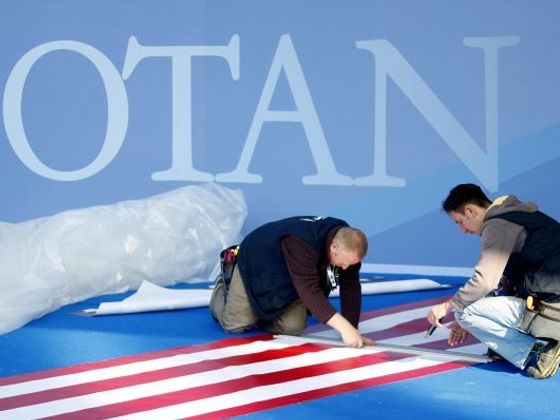 Generální tajemníci NATO Summit NATO přípravy 5