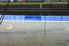 Britským kvalifikačním deštěm protančil nejlépe Alonso