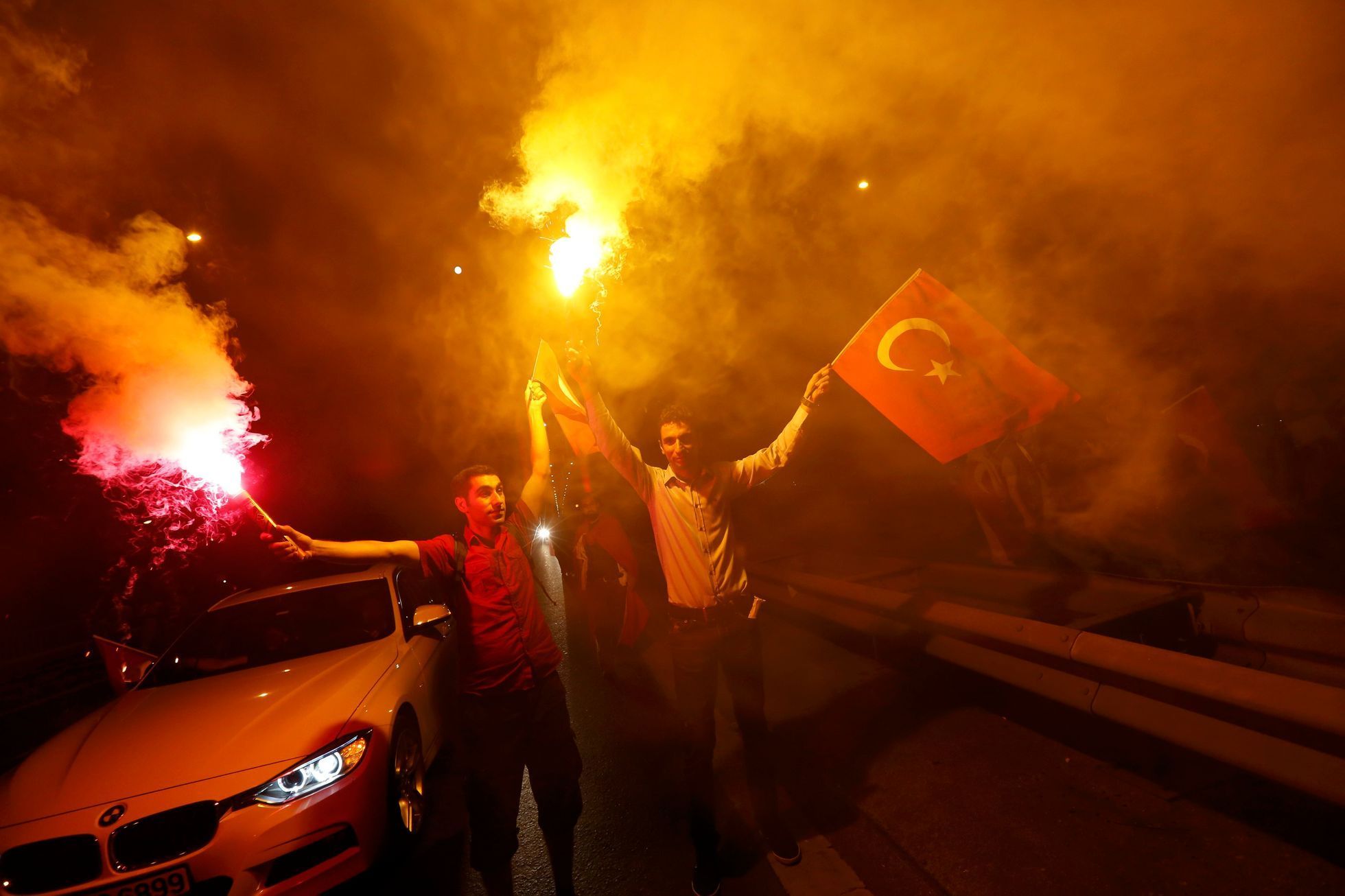 Erdoganovi fanoušci v Istanbulu