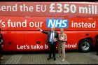 Brexit autobus 350 milionů liber Boris Johnson poslankyně Gisela Stuartová