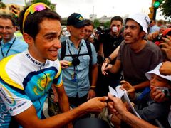 Alberto Contador před startem čtvrteční etapy Tour de France.