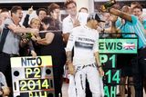 Ze začátku sezony si Rosberg s Hamiltonem užívali absolutní převahy svých monopostů a byli samý úsměv.