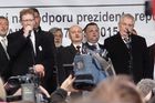 Zeman zpíval s Konvičkou hymnu. Národ není xenofobní, nenechme sebou manipulovat, pronesl prezident