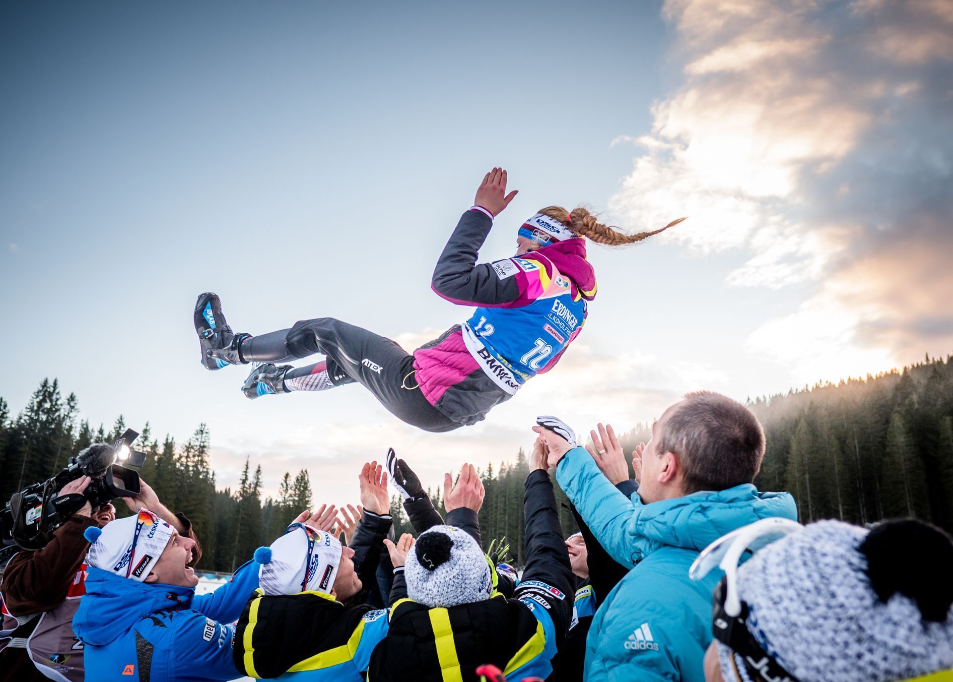 biatlon, SP 2018/2019, Pokljuka, vytrvalostní závod žen, oslava třetího místa Markéty Davidové