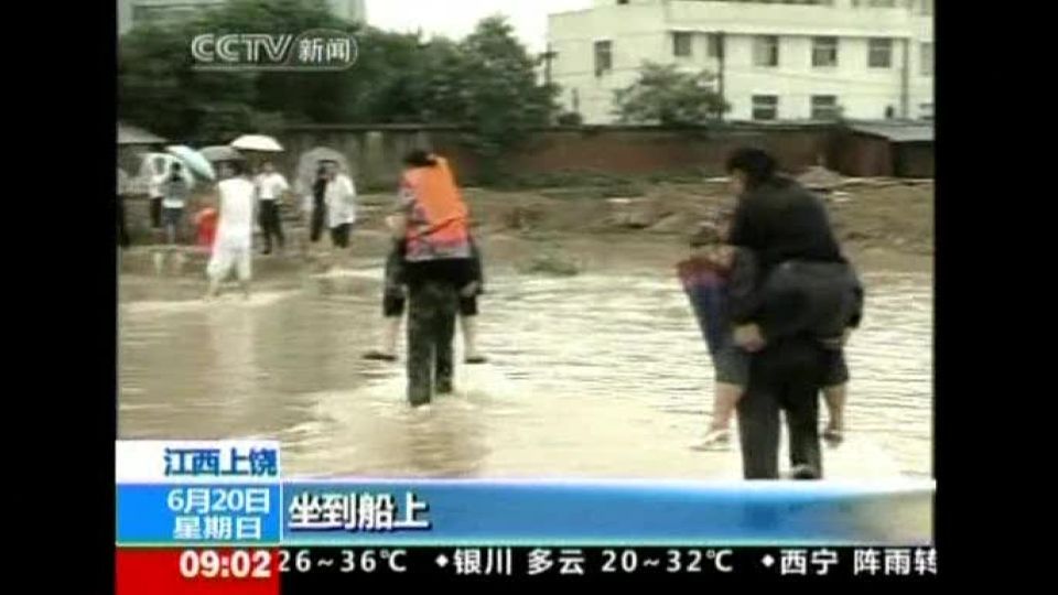 Záplavy v Číně už připravily o život nejméně 88 lidí