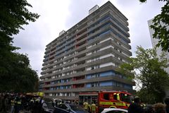 V Německu vybuchl dům, při zásahu se zranilo deset hasičů a dva policisté