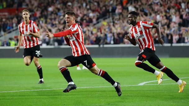 fotbal, anglická liga 2021/2022, Premier League, Brentford v Arsenal, Sergi Canós