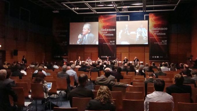 Evropa potřebuje investovat víc do moderních technologií, slyšeli účastníci vědecké konference v pražském hotelu Clarion.