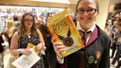 Prodej divadelní hry Harry Potter a prokleté dítě v Londýně.