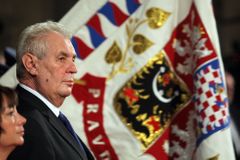 Vyznamenání od Zemana dostane slovinský prezident i šéf kritizovaného robotického centra