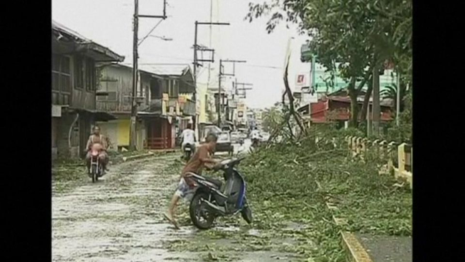 Filipíny pustoší tajfun, už zabíjel