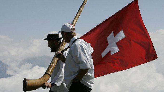 Švýcarsko si stráží své tradice. A vysokohorský nudismus mezi nimi není