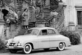 V roce 1956 Škoda připravila exportní verzi sedanu 1201. Automobil dostal přídavné světlomety, odlišně lakovanou střechu i pruh na boku a také řadu chromavaných doplňků.