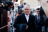 Barry Roux, přezdívaný "pitbull", který vedl obhajobu. Může být relativně spokojen, jeho mandantovi hrozil trest až na patnáct let či dokonce doživotí.