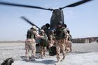 Velitelé nosili v Afghánistánu přilby se symboly SS