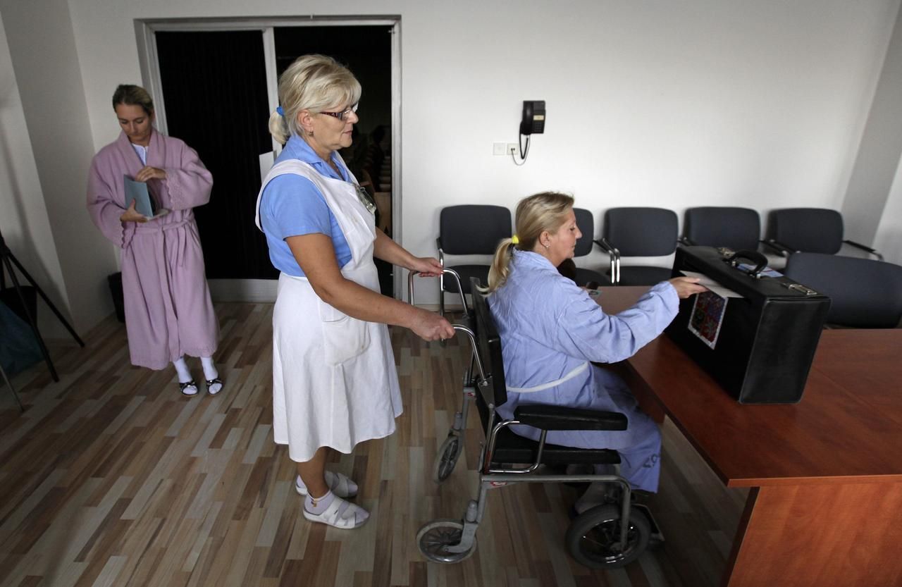 Volební místnost v brněnské nemocnici