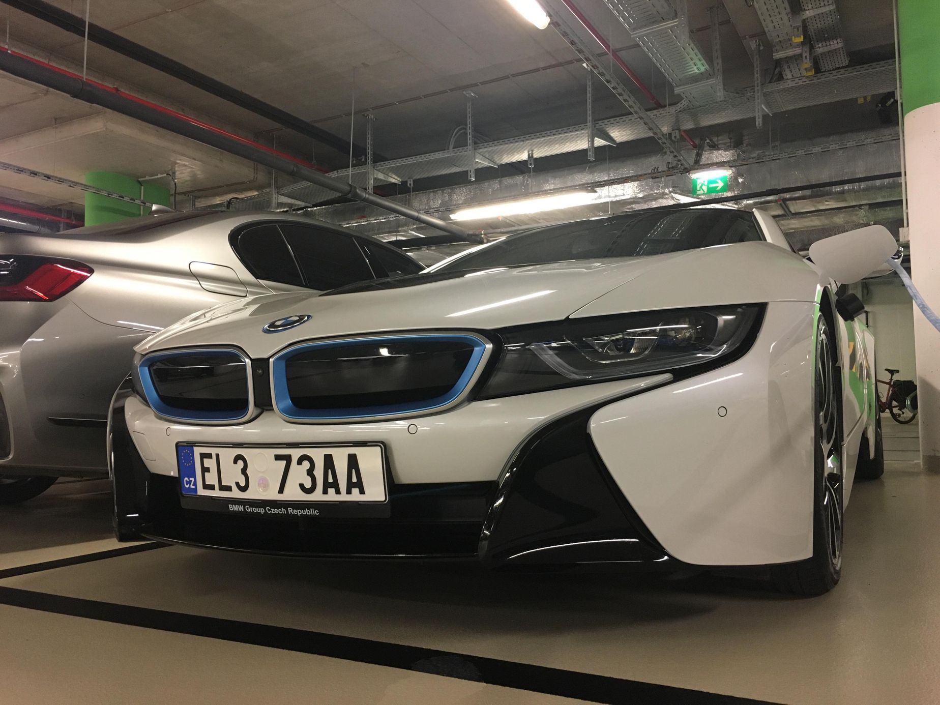 BMW i8 elektromobil registrační značka