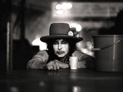 Bob Dylan při turné Rolling Thunder Revue.