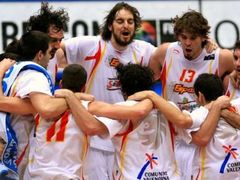 Basketbalisté Španělska se radují z postupu do semifinále MS.