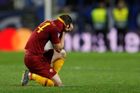 Schick zařídil penaltu, Římané ale doma schytali potupný debakl od Neapole