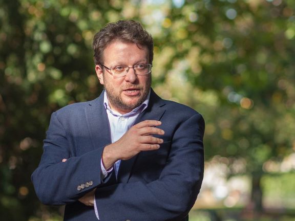 Peter Pomerantsev (45)