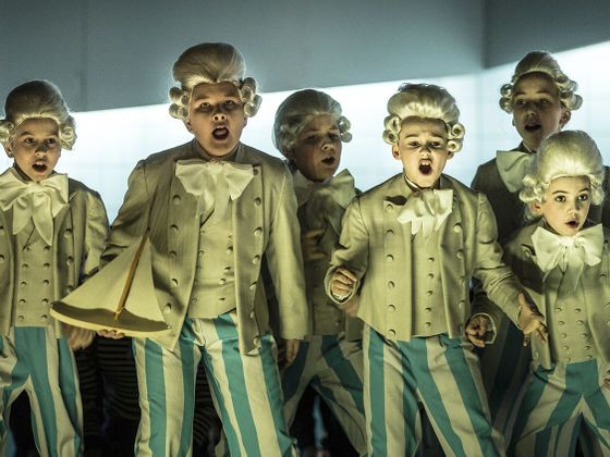 Benjamin Britten: Billy Budd Snímek z pražské inscenace Billyho Budda.