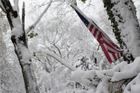 Kvůli sněhové bouři v USA zemřeli 4 lidé, doprava stojí
