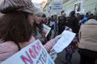 Foto: Norsko krade české děti! volali lidé před ambasádou