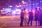 Střelec zabil v gay klubu na Floridě přes padesát lidí. Palba se mísila s hlasitou taneční hudbou