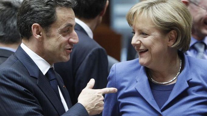 Nicolas Sarkozy a Angela Merkelová na dnešním summitu v Bruselu. Dohodli se na pomoci Řecku.