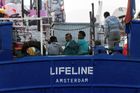 Loď Lifeline s 230 migranty čeká již čtvrtý den na moři, Itálie je rozhodně odmítá přijmout