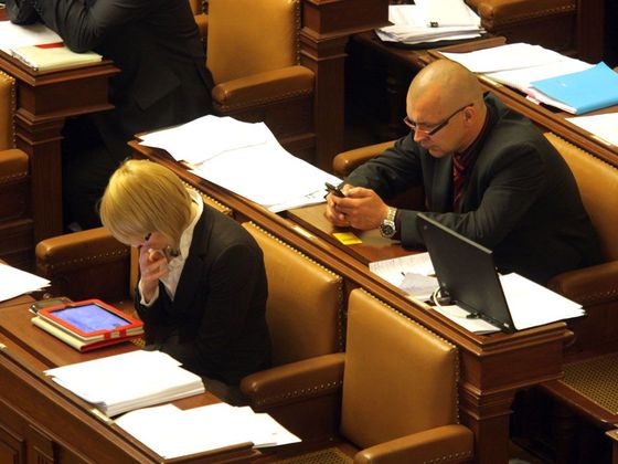 Oč v příběhu jde? Vyjadřování nedůvěry vládě Petra Nečase