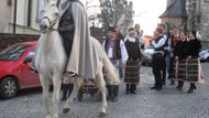 S akcí často bývá spojen slavnostní příjezd svatého Martina na bílém koni.