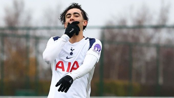 Luca Williams-Barnett, autor pěti gólů Tottenhamu do sítě Slavie v Youth League
