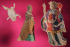 Pod podlahou Vladislavského sálu se našlo mnoho zajímavých věcí. Byly mezi nimi i tyto figurky vystřižené z hracích karet a ručně kreslená žába, pocházející z konce 16. nebo začátku 17. století. Proč někdo rozstříhal hrací karty, už navždy zůstane tajemstvím.